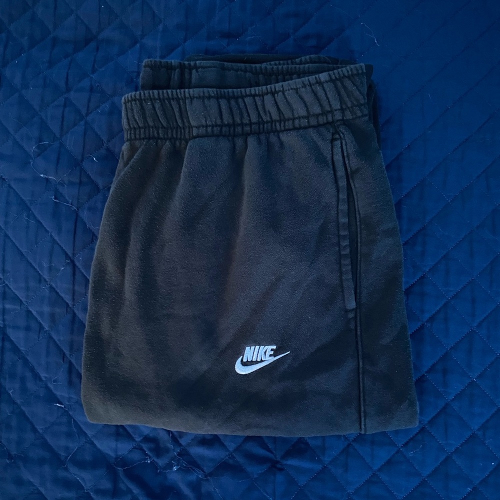 NIKE SWEATPANTS